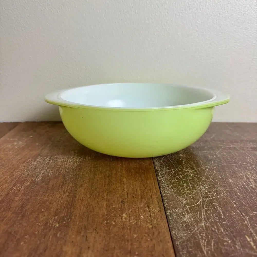 Vintage‎ Pyrex Yellow Green 024 Round 2 Qt Serving Bowl Casserole Dish